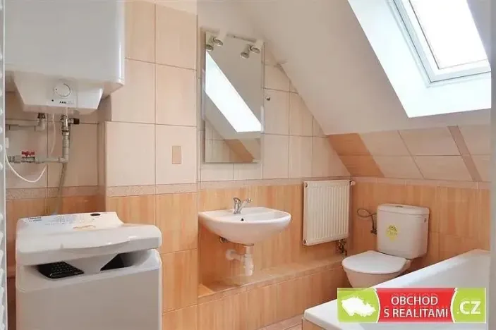 Pronájem bytu 2+kk, Praha, Nad Rohatci, 43 m2