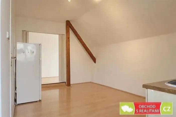 Pronájem bytu 2+kk, Praha, Nad Rohatci, 43 m2