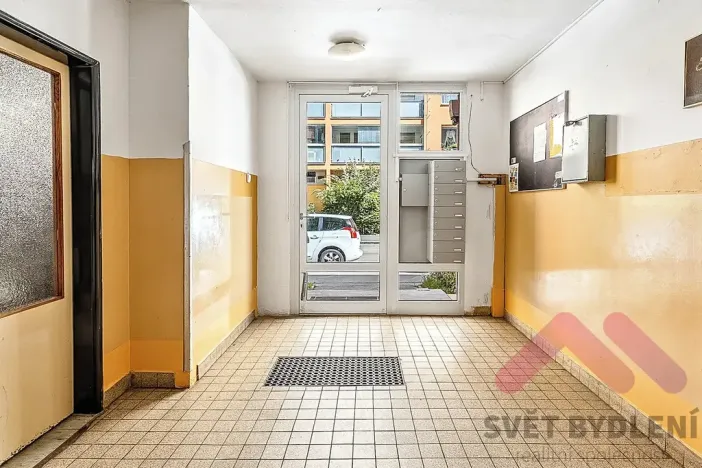 Pronájem bytu 2+kk, Praha - Bohnice, Zelenohorská, 47 m2