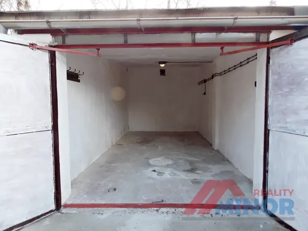 Pronájem garáže, Slaný, Smečenská, 20 m2