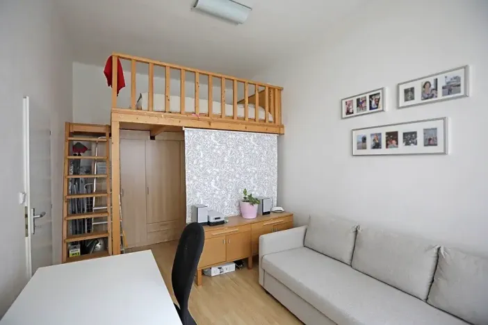 Pronájem bytu 2+kk, Praha - Karlín, Pobřežní, 40 m2