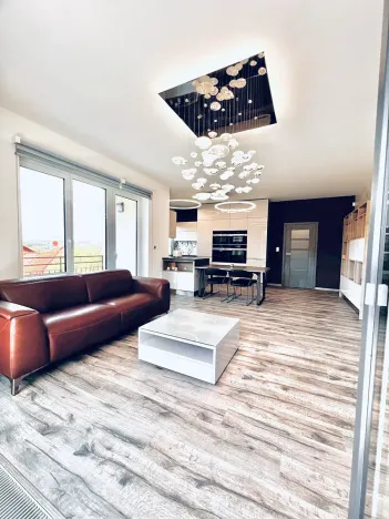 Prodej bytu 3+kk, Karlovy Vary, Svatošská, 92 m2