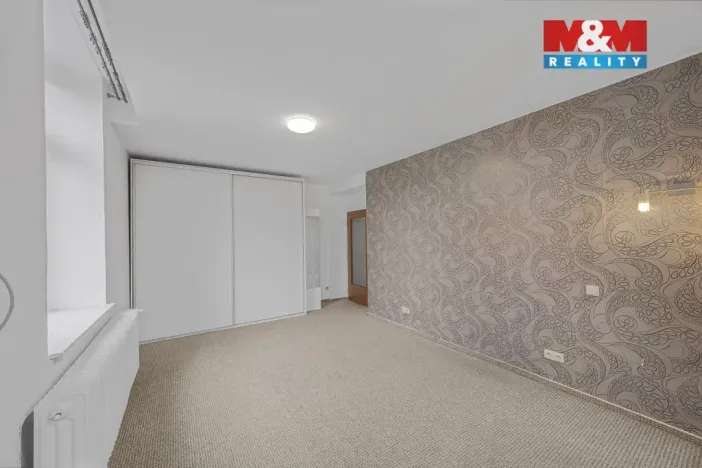 Prodej bytu 3+1, Jaroměř - Pražské Předměstí, Husova, 124 m2