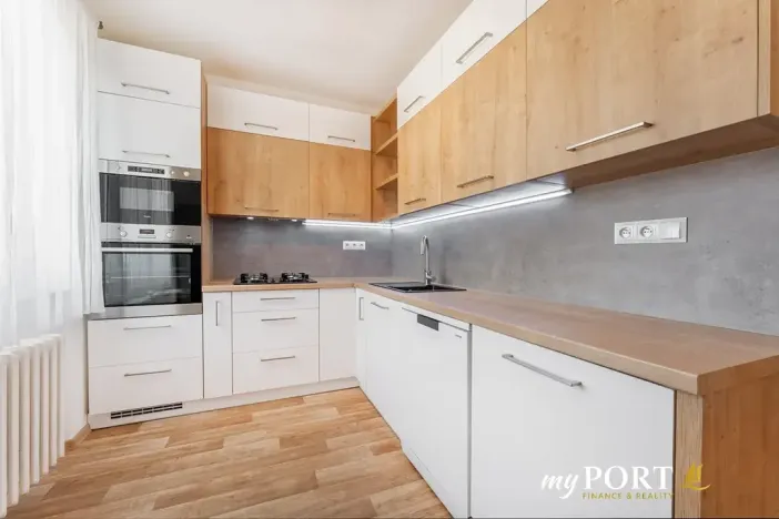 Pronájem bytu 3+1, Plzeň, Koterovská, 75 m2