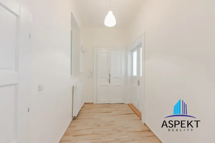 Pronájem bytu 2+1, Praha - Smíchov, Zborovská, 70 m2