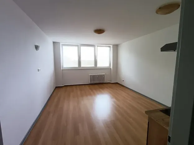 Pronájem bytu 1+kk, Třeboň, Nádražní, 31 m2