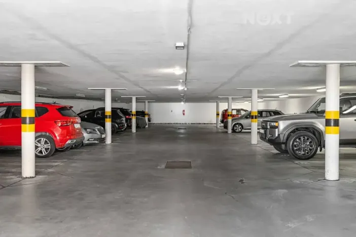 Prodej podílu garážového stání, Brno, Högrova, 11 m2