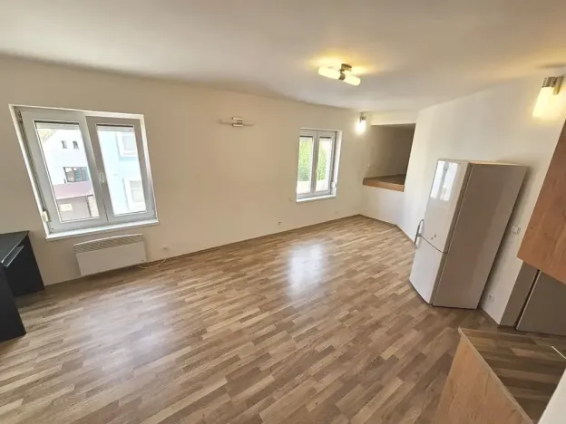 Pronájem bytu 1+kk, Praha - Uhříněves, Semanského, 25 m2