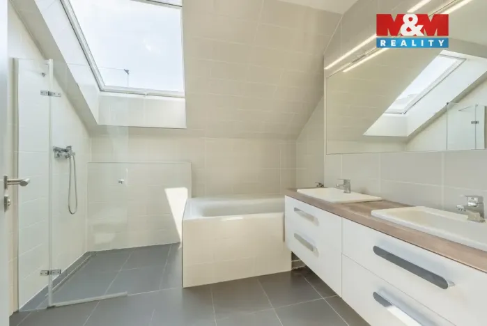 Prodej rodinného domu, Praha - Suchdol, K Roztokům, 160 m2