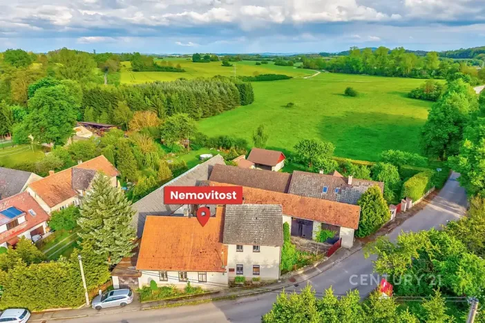 Prodej rodinného domu, Chleby, 303 m2