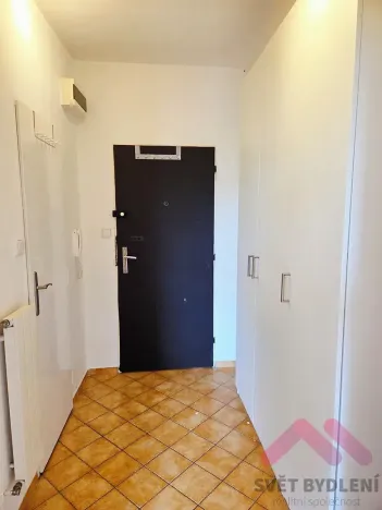Pronájem bytu 1+kk, Praha - Nusle, Sevřená, 28 m2