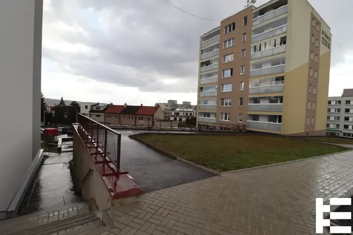 Prodej garážového stání, Praha - Modřany, K otočce, 801 m2