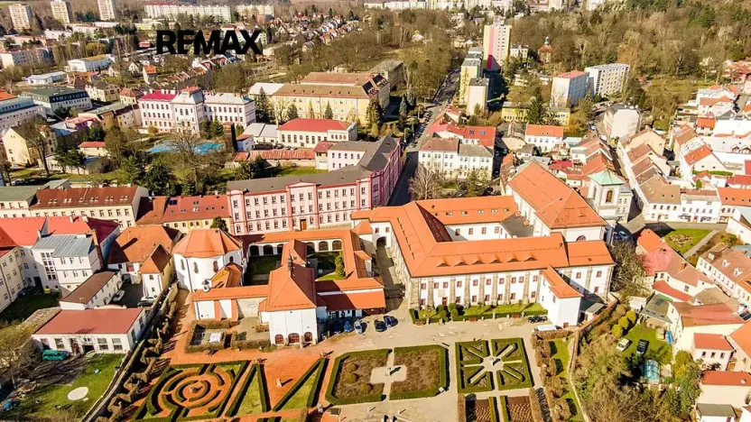 Pronájem bytu 2+1, Česká Lípa, Škroupovo náměstí, 75 m2