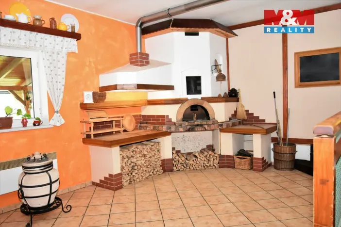 Prodej restaurace, Hukvaldy, 530 m2