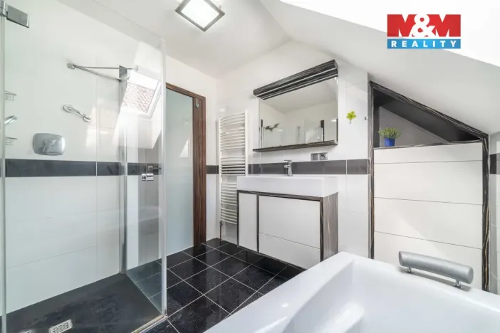 Prodej rodinného domu, Cheznovice, 227 m2