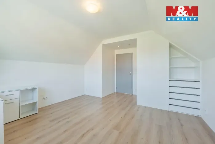 Prodej rodinného domu, Praha - Suchdol, K Roztokům, 160 m2