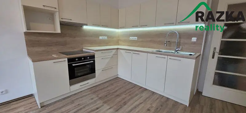 Pronájem bytu 3+1, Planá, 105 m2