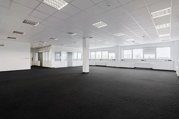 Pronájem kanceláře, Praha - Letňany, Veselská, 584 m2