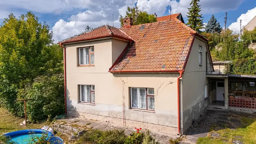 Prodej pozemku pro bydlení, Uhersko, 3765 m2