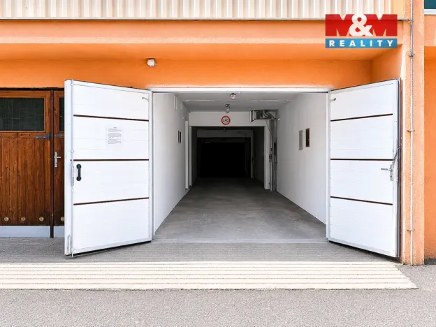 Prodej garážového stání, Praha - Vokovice, Tobrucká, 15 m2