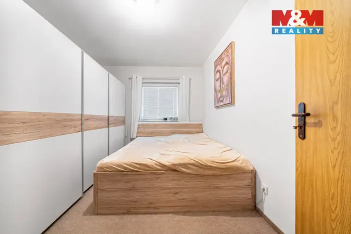 Pronájem komerční nemovitosti, Nová Role - Mezirolí, 795 m2