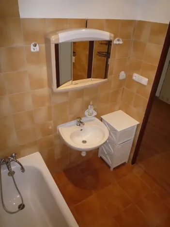Pronájem bytu 1+1, Praha - Modřany, Krouzova, 44 m2
