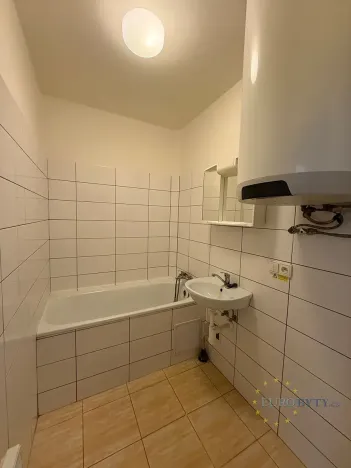 Pronájem bytu 1+kk, Praha - Nusle, Žateckých, 40 m2