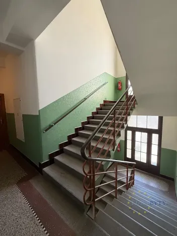 Pronájem bytu 1+kk, Praha - Nusle, Žateckých, 40 m2