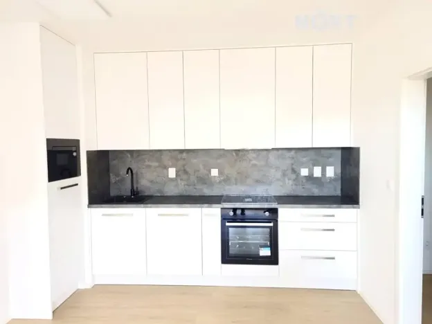 Pronájem bytu 2+kk, České Budějovice, Nádražní, 37 m2