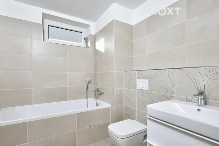 Pronájem bytu 2+kk, České Budějovice, Nádražní, 37 m2