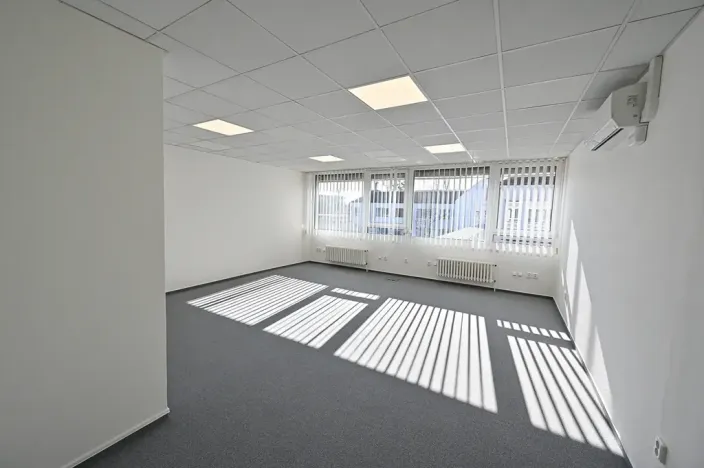 Pronájem kanceláře, Praha - Prosek, Litvínovská, 282 m2