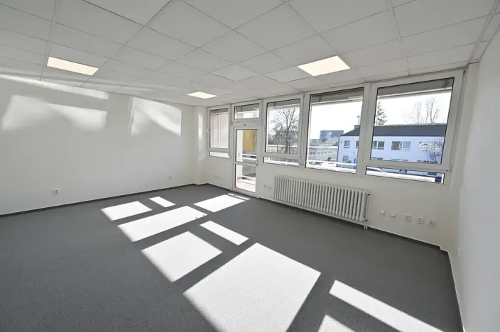 Pronájem kanceláře, Praha - Prosek, Litvínovská, 282 m2