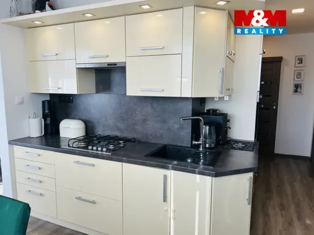 Prodej bytu 3+1, Zlaté Hory, Wolkerova, 71 m2