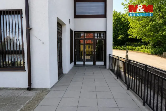 Pronájem obchodního prostoru, Červené Janovice, 360 m2