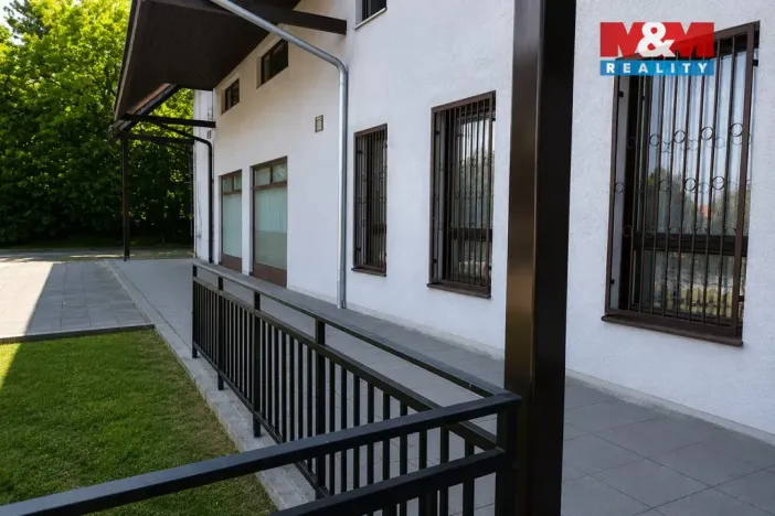 Pronájem obchodního prostoru, Červené Janovice, 360 m2