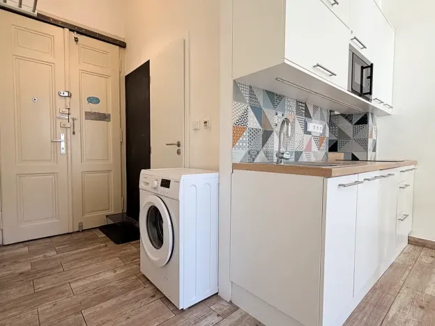 Pronájem bytu 1+kk, Praha - Vršovice, Slovinská, 22 m2