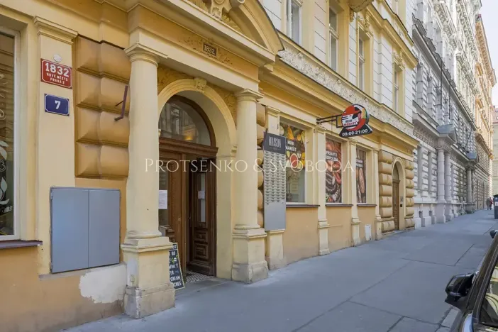 Pronájem obchodního prostoru, Praha - Nové Město, Tyršova, 32 m2