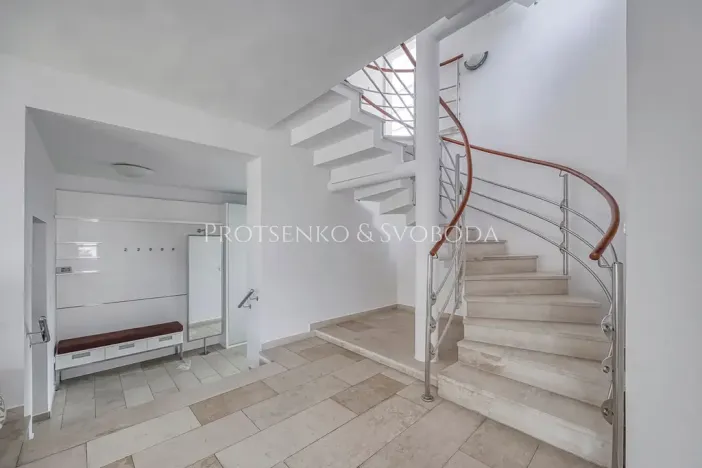 Prodej vícegeneračního domu, Křižanov, Benešovo náměstí, 530 m2