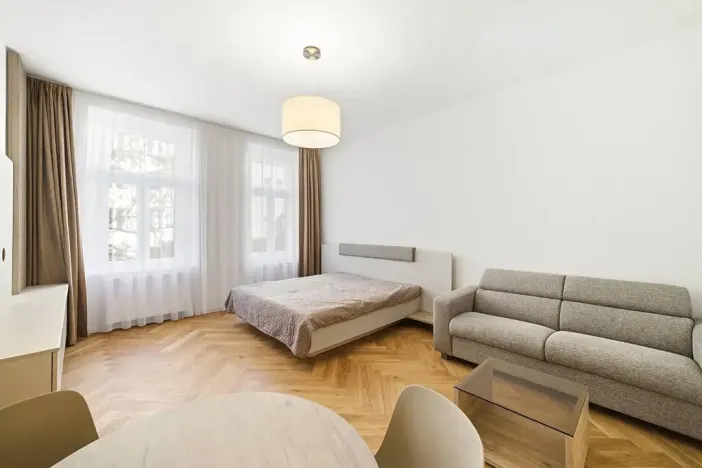 Pronájem bytu 2+kk, Praha - Vinohrady, Velehradská, 44 m2