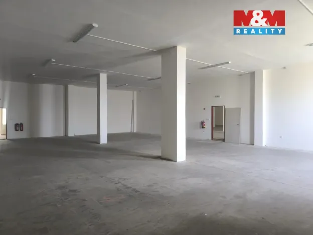 Pronájem obchodního prostoru, Ústí nad Labem - Severní Terasa, Stříbrnická, 1286 m2