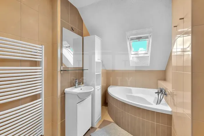 Prodej rodinného domu, Hradec Králové, Cejpova, 170 m2