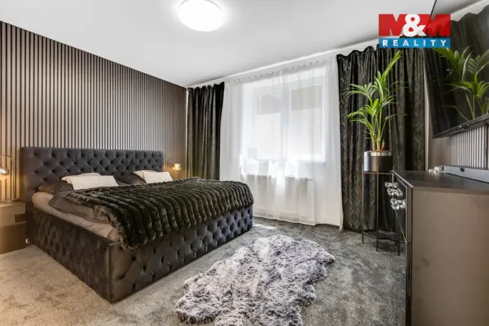 Prodej bytu 4+kk, Králův Dvůr - Levín, Na Lucberku, 141 m2