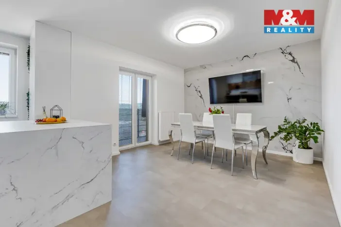 Prodej bytu 4+kk, Králův Dvůr - Levín, Na Lucberku, 141 m2