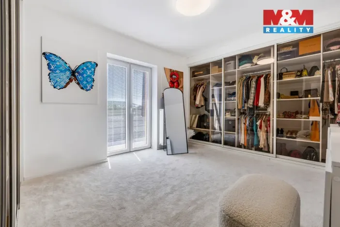 Prodej bytu 4+kk, Králův Dvůr - Levín, Na Lucberku, 141 m2