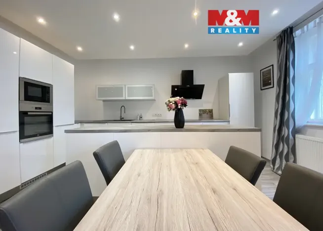 Pronájem bytu 3+kk, Praha - Střešovice, U střešovických hřišť, 95 m2