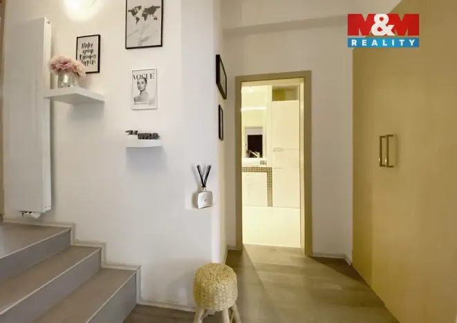 Pronájem bytu 3+kk, Praha - Střešovice, U střešovických hřišť, 95 m2