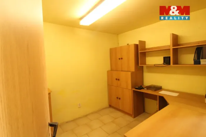 Pronájem skladu, Polepy, 441 m2