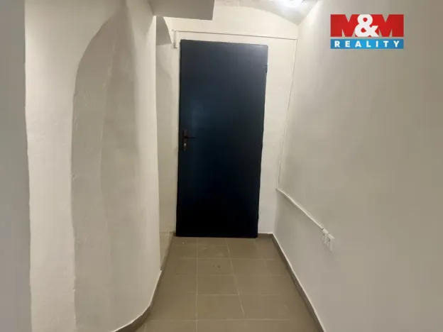 Pronájem obchodního prostoru, Slaný, Třebízského, 29 m2