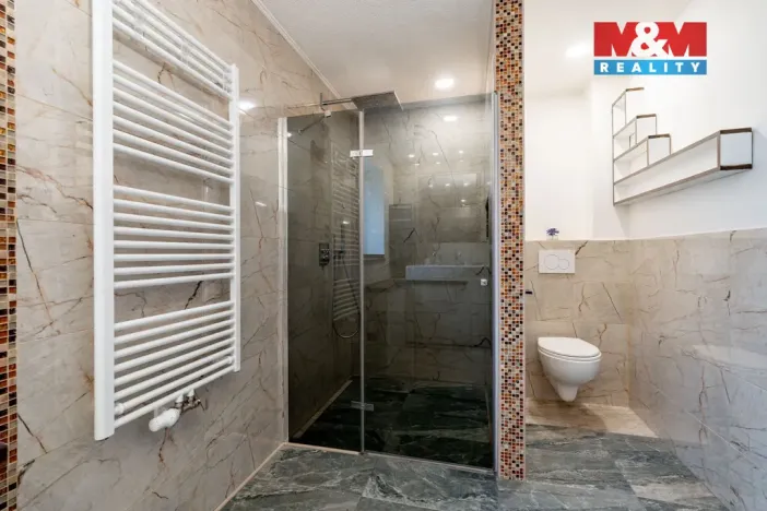 Prodej rodinného domu, Moravec, 220 m2