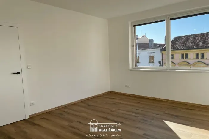 Pronájem bytu 2+kk, Hranice - Hranice I-Město, Pernštejnské náměstí, 55 m2